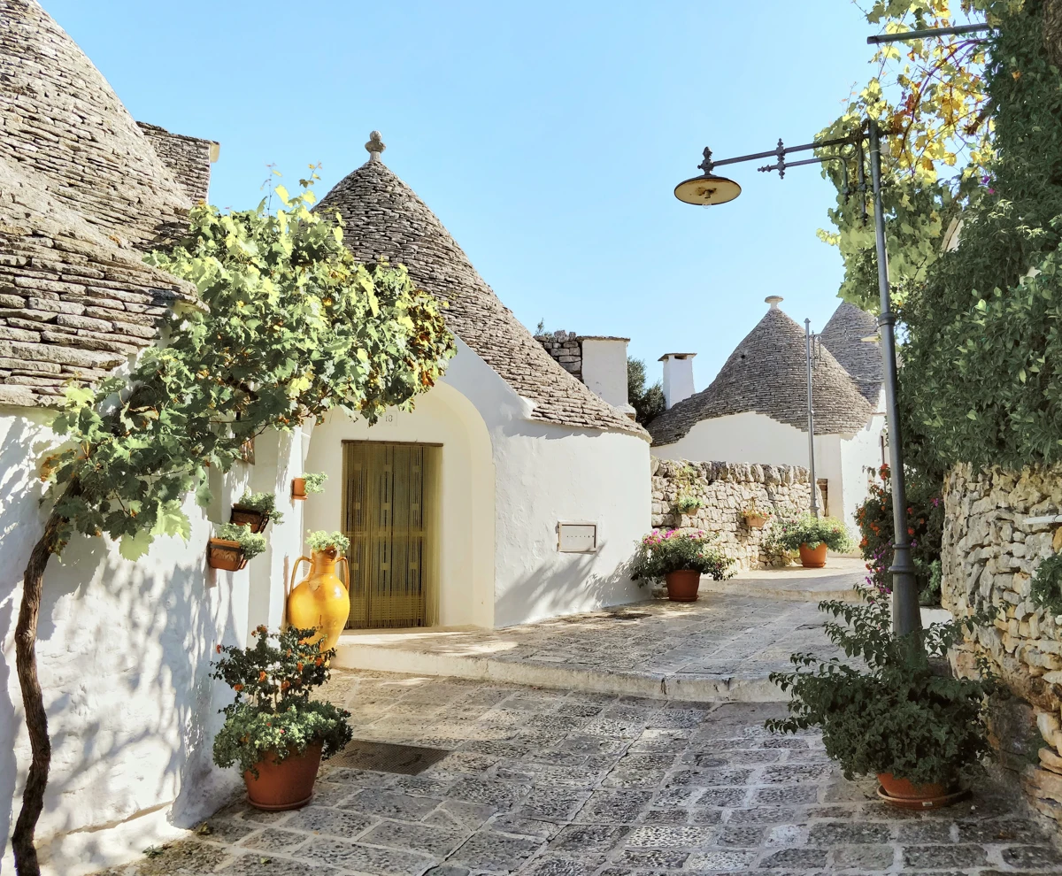 普利亚 - 波利尼亚诺、阿尔贝罗贝洛、奥斯图尼